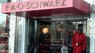 FAO SCHWARZ FIFTH AVENUE, NYC - WORLD'S BEST TOY STORE!