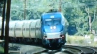 preview picture of video 'Amtrak HHP-8 Train in Odenton'