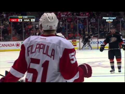 Brendan Smith vs Bobby Ryan fight Mar 22 2013 Detroit Red Wings vs Anaheim Ducks NHL Hockey