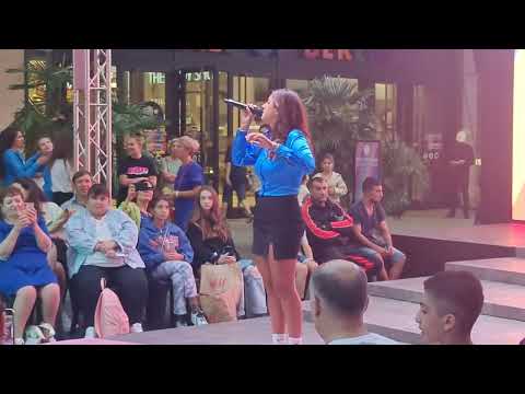 Susan Oseloff-"Stronger with you " -Live Performance .