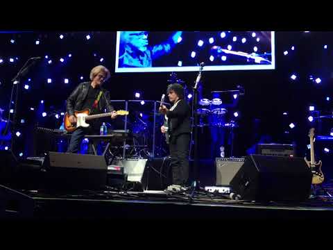 Say It Isn't So by Hall & Oates, Staples Center, 9/14/17