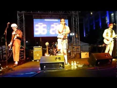 The Spazmatics performing in Long Beach on 12/31/12.