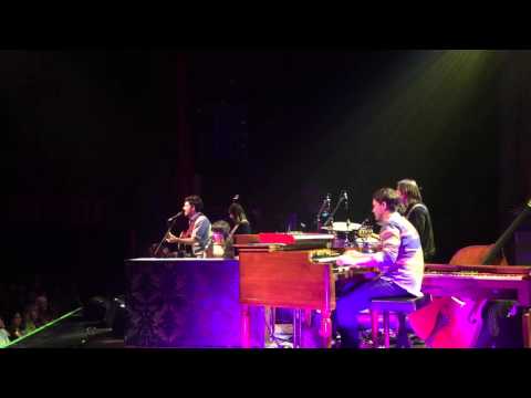 Norah Jones and Wes Hutchinson cover Drivin' N Cryin's 'Straight To Hell'