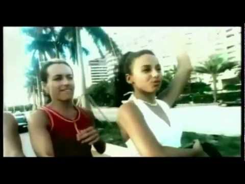 download lagu mp3 mp4 Alexia Uh La La, download lagu Alexia Uh La La gratis, unduh video klip Alexia Uh La La