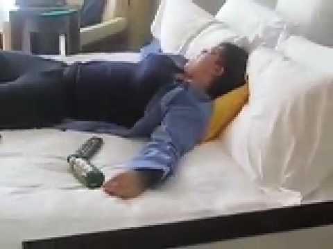 Pretend to Be Nice - Josie and the Pussycats