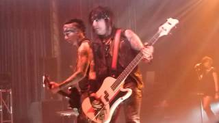 Gotta Get It Right (Live) - Sixx: A.M.