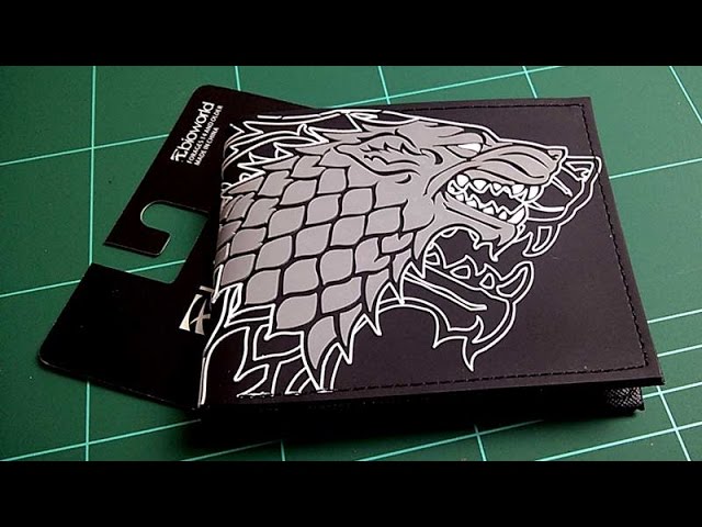 Vídeo relacionado con Game of Stark Thrones Winter Is Coming Direwolf Emblema Billetera/Cartera Bi-Fold ID & Tarjetas, Gris