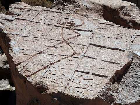 ens.ch : Piedra Mapa @ Pinturas Rupestres Barrancas & Centro de Interpretación Arqueológica