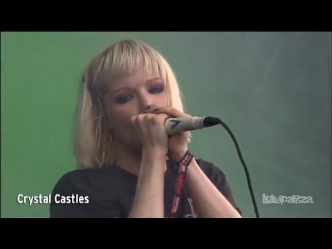 CRYSTAL CASTLES - NOT IN LOVE