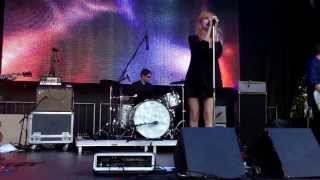 Tamaryn - Heavenly Bodies (clip) - Bumbershoot - Seattle - September 1, 2013