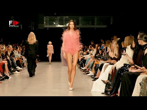 STELLA McCARTNEY Spring 2026 Best Looks Paris - Fashion Channel
