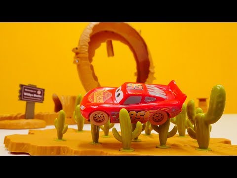 Tolle Spielzeugautos - Lightning McQueen - Wir bauen eine neue Rennbahn