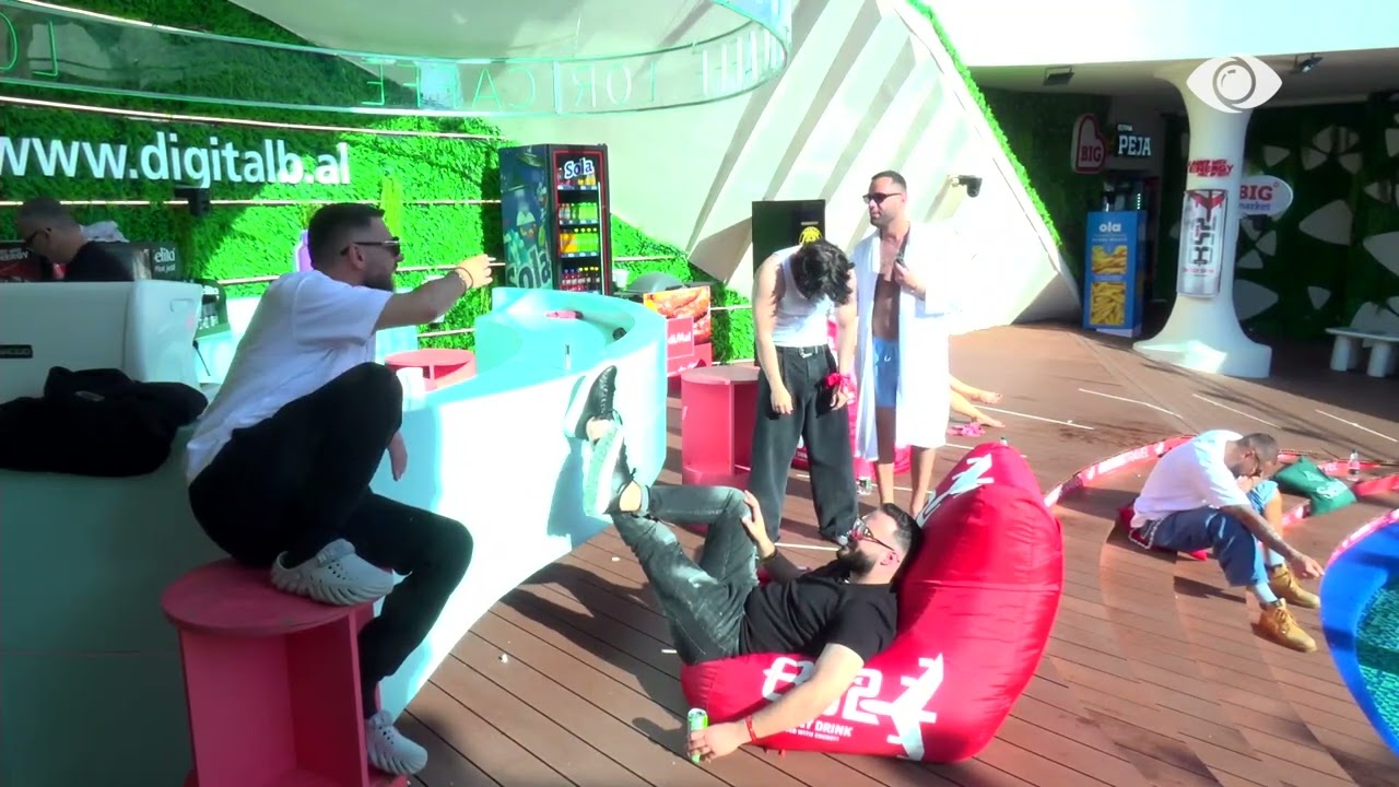 “Nuk i komandoj njerëzit!”/ Mali dhe Stenaldo ironizojnë Mirin nëpërmjet këngës