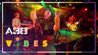 Of Montreal  - Let&#39;s Relate // Live 2017 // A38 Vibes