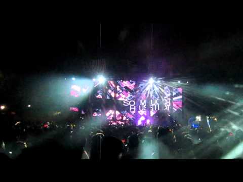 Andain vs. Nadia Ali - PROMISED PRESSURE (Armin van Buuren Mashup @ ZoukOut 2011)