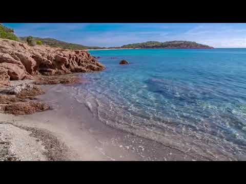 Vagues douces d'une plage corse de la plage de Villata Sons très relaxants de la mer