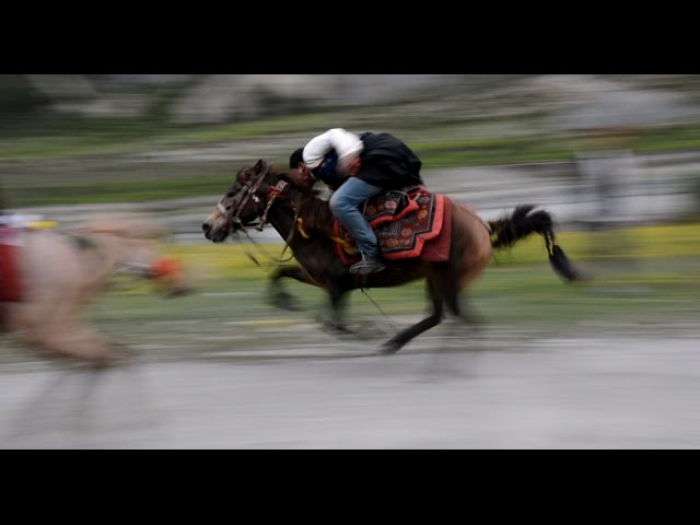 Manang exciting horse race