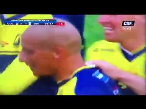 Il marque d'une reprise de volée de plus de 60 mètres !!!