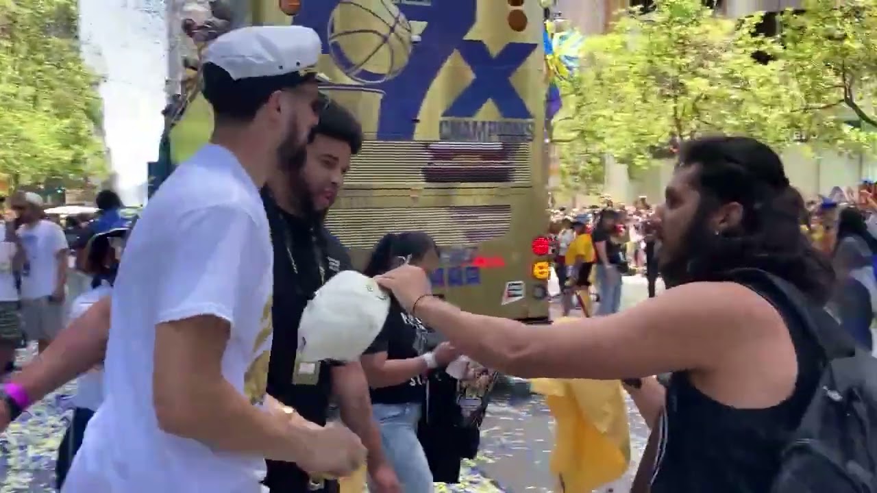 😭 Klay Thompson dropped one of his championship rings while celebrating with the people