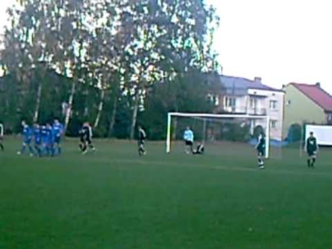 Mecz pucharowy Przebój  II Wolbrom - Piliczanka Pilica (gol Kardynała).AVI