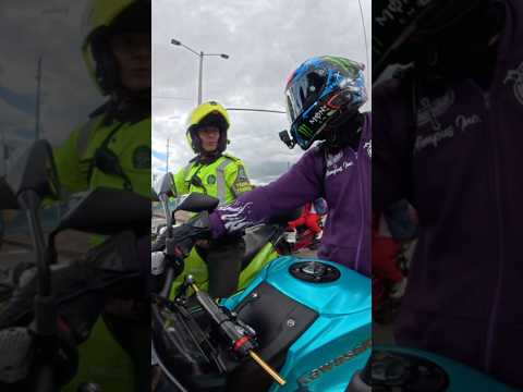 ME PARO LA POLICÍA 😓 #motos #transito #viralvideo #z900