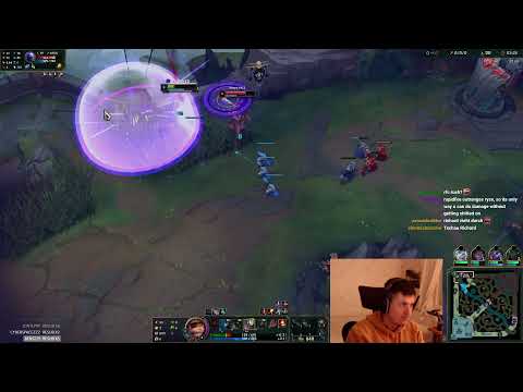 When you try to gank a challenger Teemo OTP😂