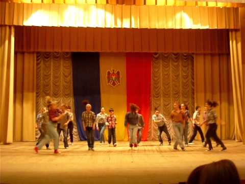 Street dance show - 'Sis n Bro' dance