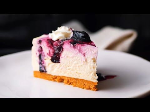 No-Bake Blueberry Cheesecake with Blueberry Sauce