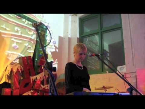 Catherine O'Rourke - "Christmas is on it's way" Live