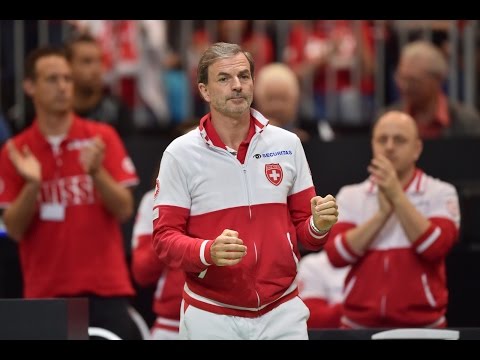 What do Heinz Guenthardt's courtside gestures mean?
