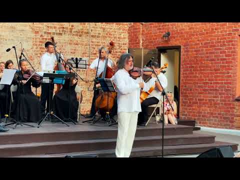 Rustem Abyazov playing on violin. LaPrimavera orchestra