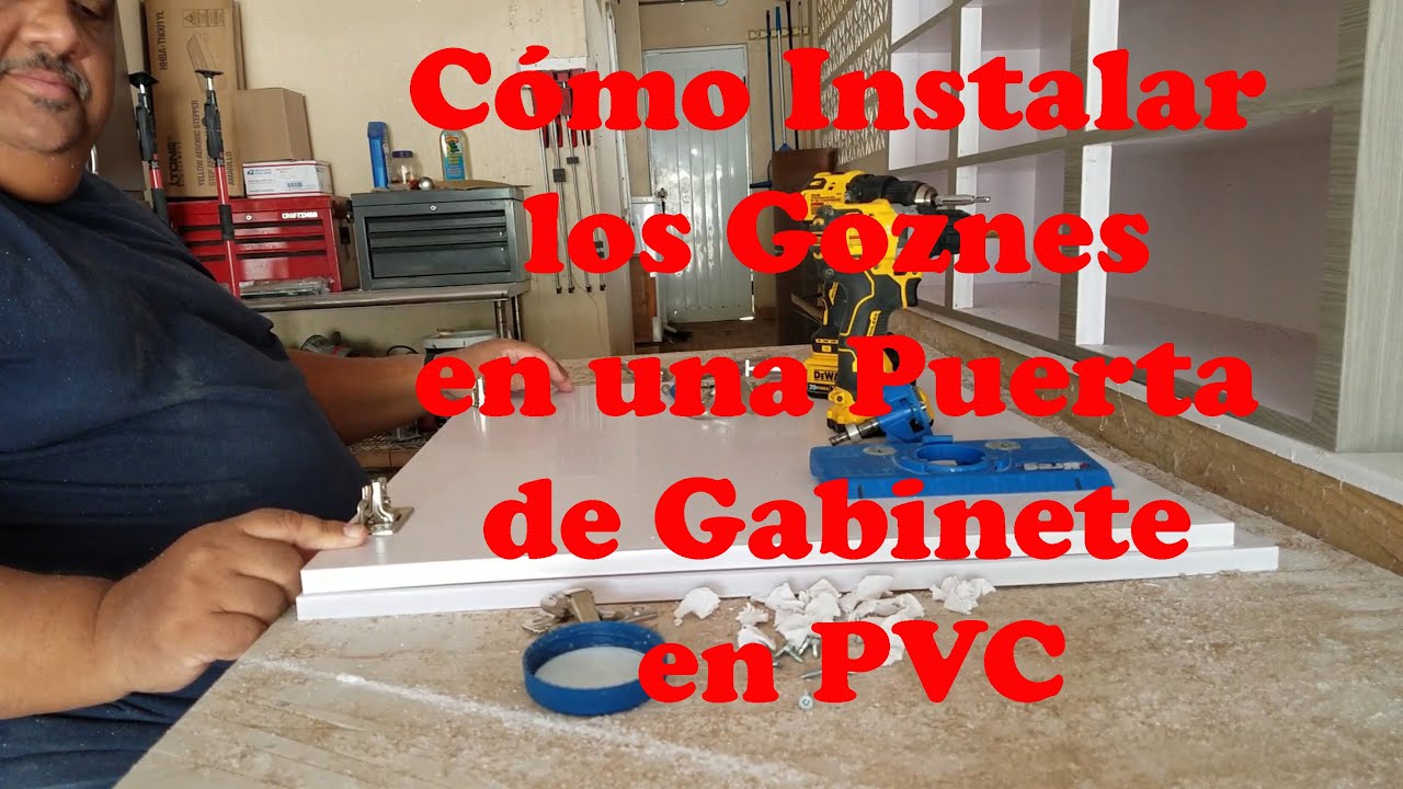 Cómo Instalar los Goznes en una Puerta de PVC