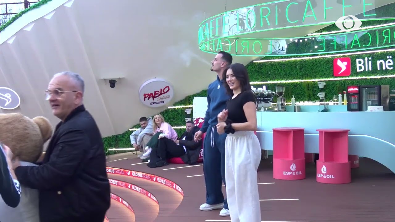 “Historia juaj ende po shkruhet”/ Surprizë nga ajri për Brikenën dhe Mateon