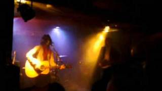 Rajan Takaa Laulu pettureille live!