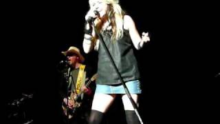 Broken and Beautiful - Suzie McNeil (Live)