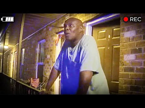 Les policiers n'ont aucune idée que cet homme est sur le point d'être assassiné