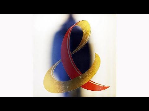 Prosecutor calls for bullying trial over France Telecom suicides