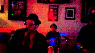 Johnny Madcap &amp; The Distractions - Keep on Dancin (Madcap Cover)