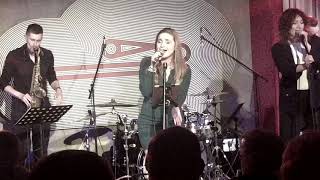 Paulina Golebiowska „Run Run Run” Jill Scott