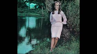 Connie Smith, whispering hope. | Album: Young Love