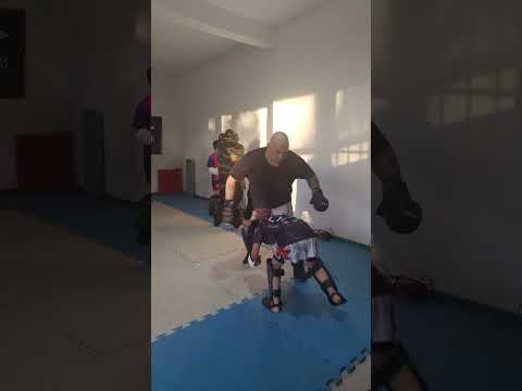SI VIS PACEM PARA BELLUM PITBULL GYM JUNÍN DE LOS ANDES