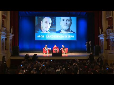 Zerocalcare e Mastandrea - "Ti correggono e ti censurano se quello che fai non gli fa fare soldi"