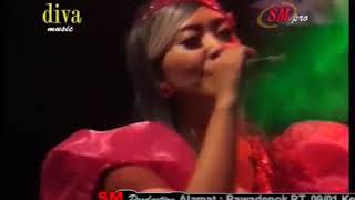 Download lagu Ku Tak Mau Dimadu   Voc  Elin feat Fitri   SM production   Diva Music mp3