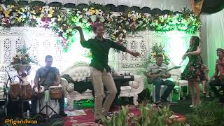 Download lagu JOGET DI NIKAHAN MANTAN | PENYANYINYA SAMPAI NGAKAK !! mp3