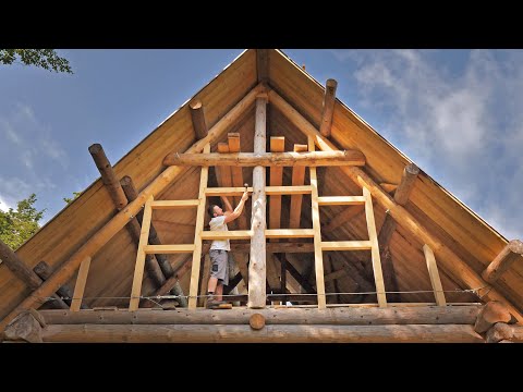 Building Off Grid LOG CABIN / Closing the Sides using HAND TOOLS!  (S 2 Ep 14)