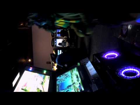 Lil Melon playing DDR!