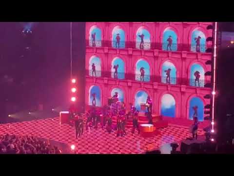 Shawn Mendes watching Camila Cabello perform from across the arena At VMAs | Video Music Awards 2021