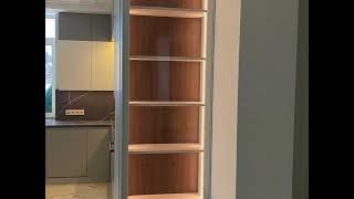 Современная П-образная серая кухня с подсветкой Проект 84 фото 9