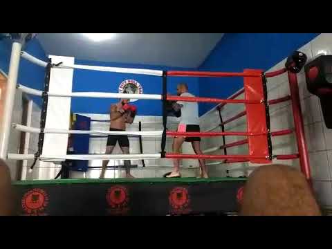 Pardinho no comando do Muay Thai. Amadeu Pit Bull/flavio pardinho