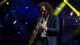 Kenny G live.at Epcot 2018 .... Silhouette